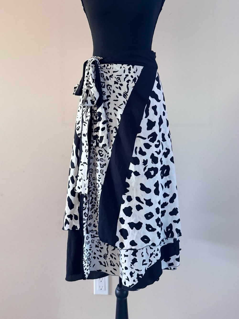 Kariza Black and White Leopard Print Wrap Skirt
